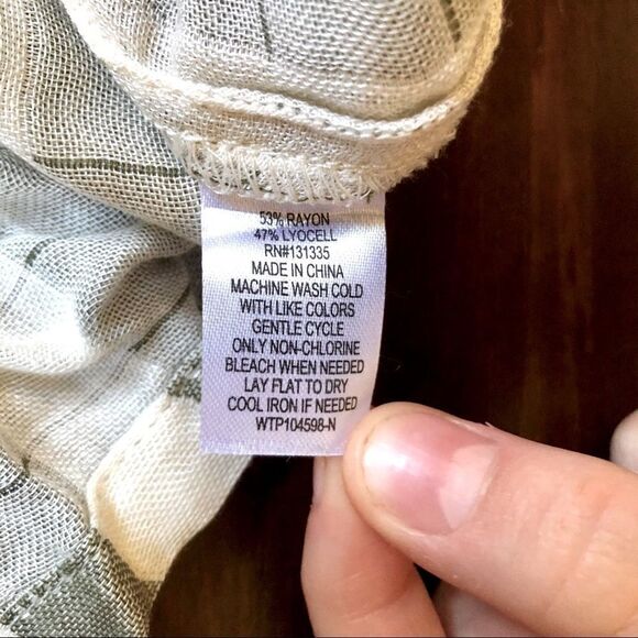 Socialite Stripe Blouse Size Medium - Picture 12 of 13